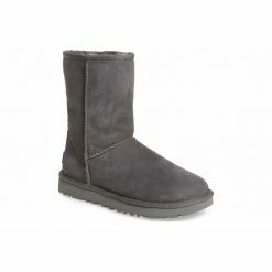 Women's Shoes UGG CLASSIC SHORT II