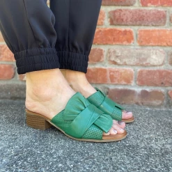 New Arrivals ANESHA AYLIN