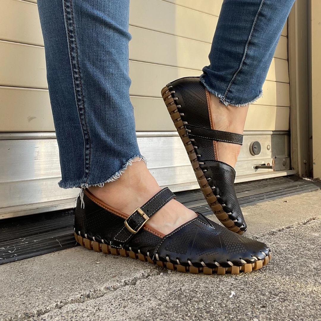 BIZA SCARLET Women's Shoes