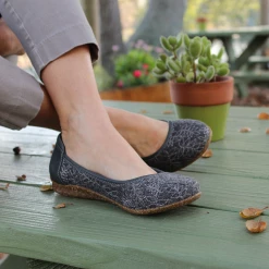 BIZA VICTORY Women's Shoes